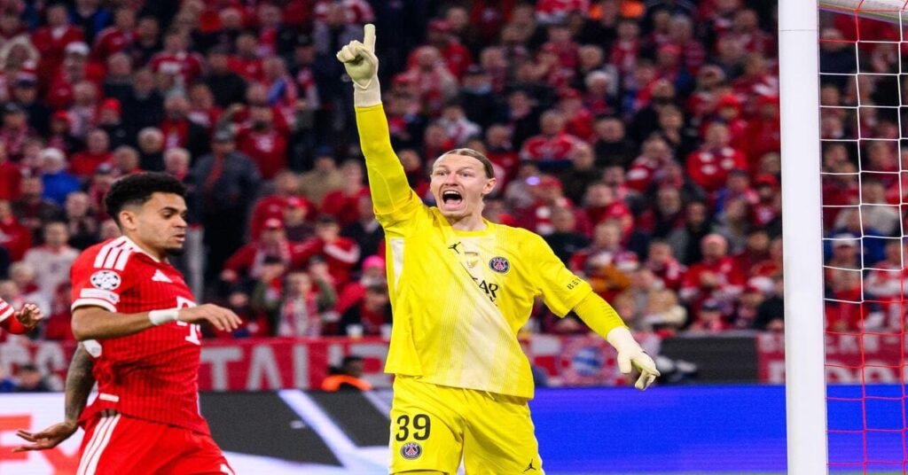 PSG warm up for Arsenal clash with goalkeepers barged with pads to replicate Gunners tactics PSG warm up for Arsenal clash with goalkeepers barged with pads to replicate Gunners tactics