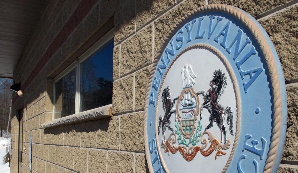 Pennsylvanian electrocuted while trying to strip wiring from power line Pennsylvanian electrocuted while trying to strip wiring from power line