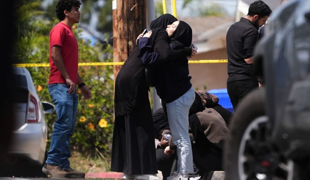 Police were searching for teens behind San Diego mosque shooting before the bloodshed began Police were searching for teens behind San Diego mosque shooting before the bloodshed began