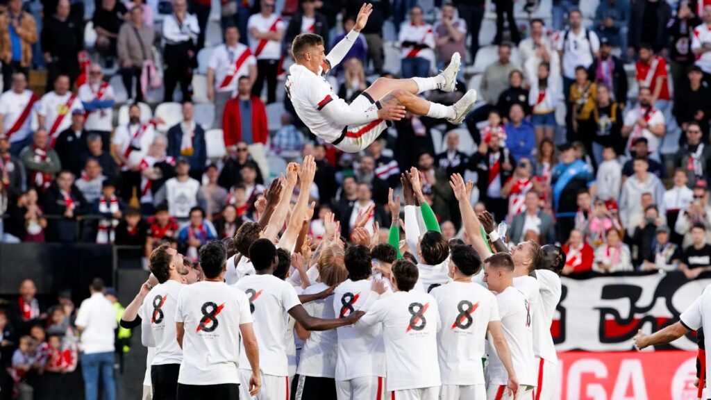 Rayo Vallecano stars pay for beers after emotional Trejo tribute