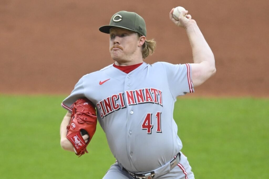Reds hold off Guardians push to win second straight