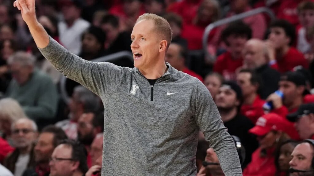 Report: Bulls coach search includes BYU's Kevin Young