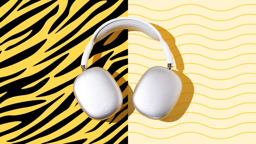 Research: What Message Are Your Headphones Sending Your Coworkers?