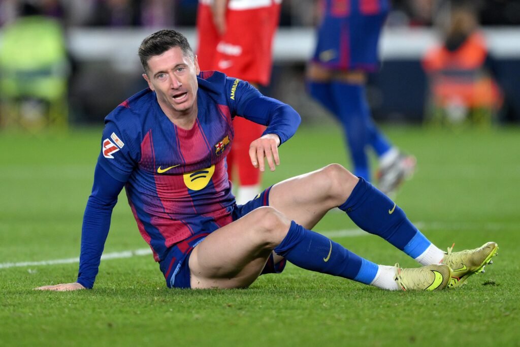 Robert Lewandowski 'on the verge' of announcing Barcelona exit