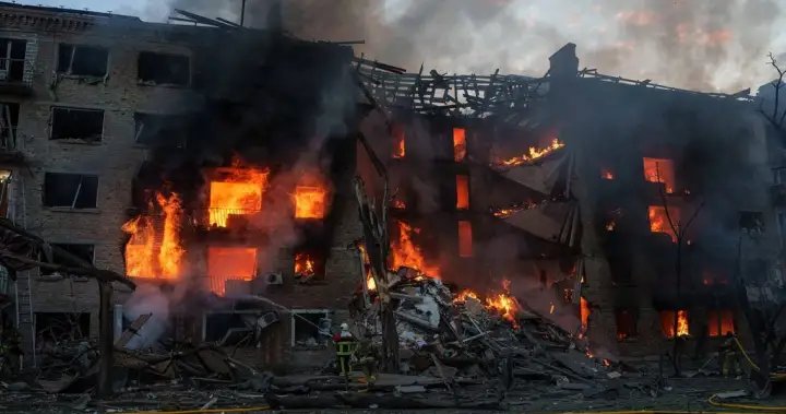 Russia hits Kyiv with ballistic missile, damages buildings and schools – National Russia hits Kyiv with ballistic missile, damages buildings and schools - National