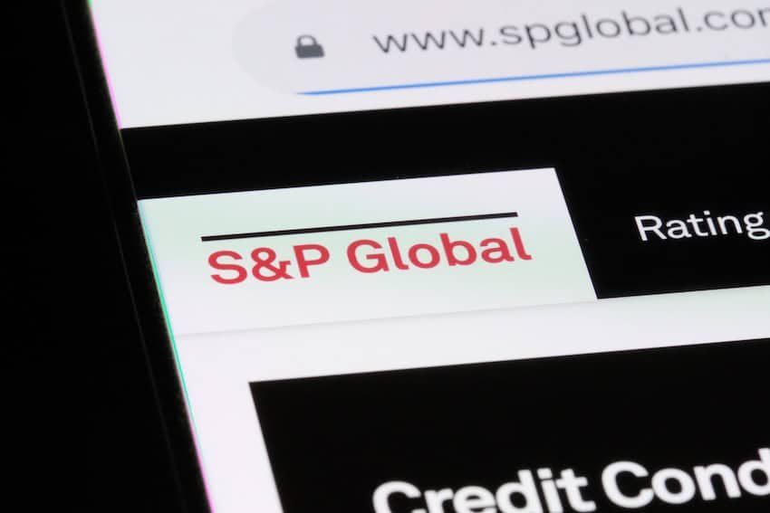 S&P has downgraded Mexico’s rating from stable to negative S&P has downgraded Mexico’s rating from stable to negative