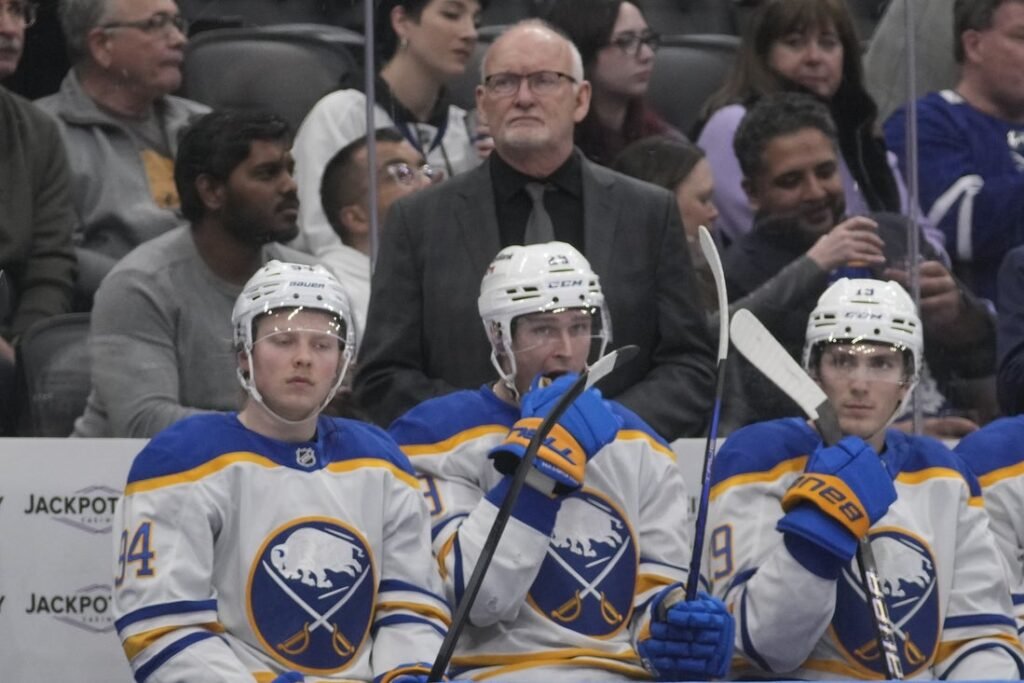 Sabres' Lindy Ruff receives 2-year contract extension