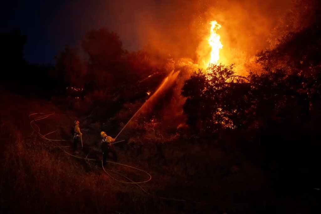 Sandy Fire: Thousands under evacuation orders as wildfire spreads across southern California | U.S. Sandy Fire: Thousands under evacuation orders as wildfire spreads across southern California | U.S.