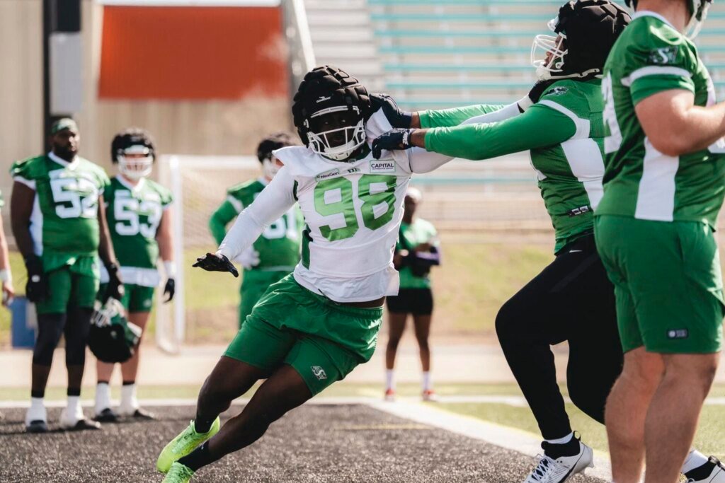 Saskatchewan Roughriders’ CFL rookie Desmond Evans draws comparison to Willie Jefferson Saskatchewan Roughriders' CFL rookie Desmond Evans draws comparison to Willie Jefferson