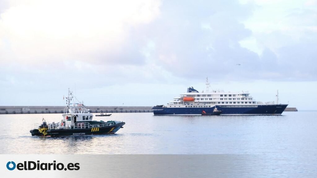 Se cierra “con éxito” la primera jornada del desembarco del Hondius pese al desplante del Gobierno canario
