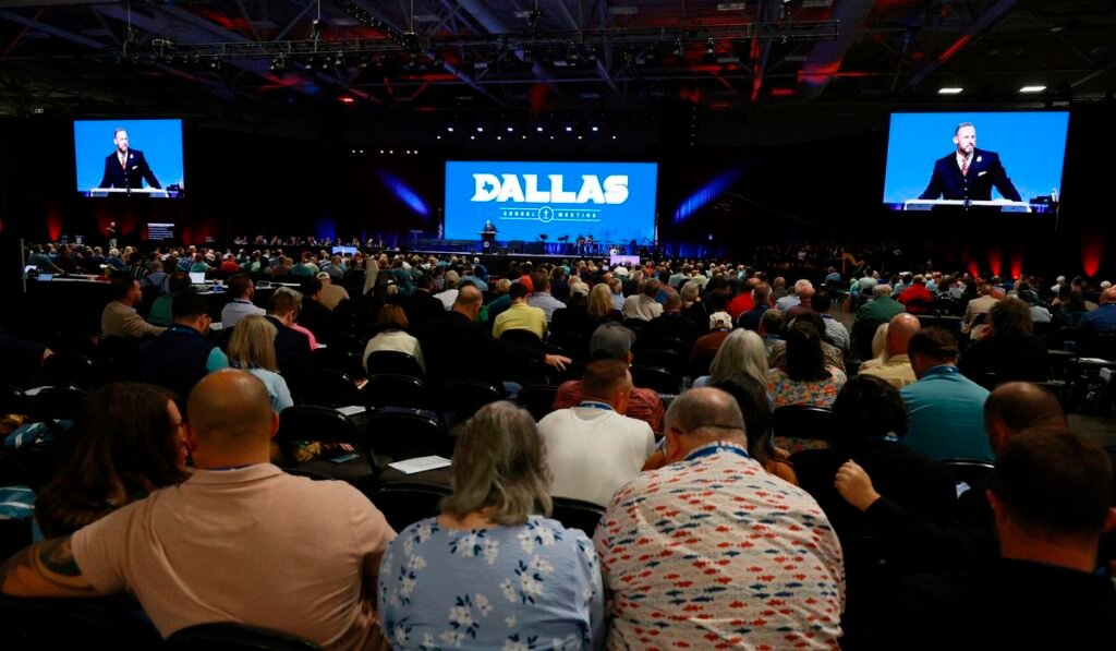 Southern Baptist Convention continues membership slide but grows in attendance, baptisms