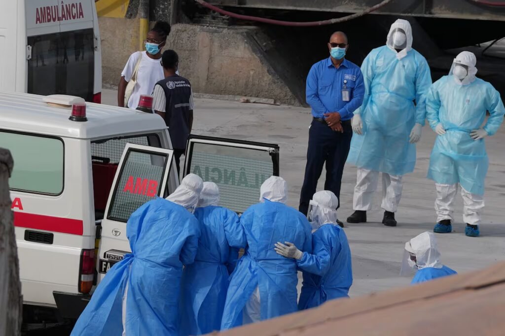 Spanish passenger on the ‘Hondius’: ‘There are 23 people who got off on Saint Helena and have been wandering around’ | International