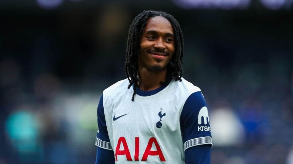 Spence included in England squad with Alexander-Arnold left out