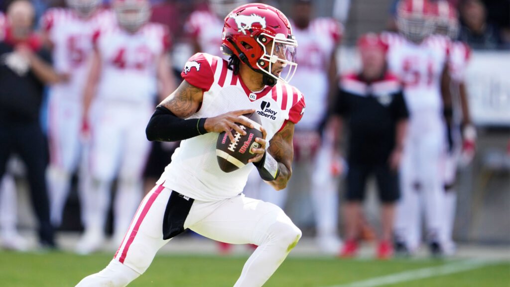 Stampeders extend quarterback Vernon Adams Jr. through 2028