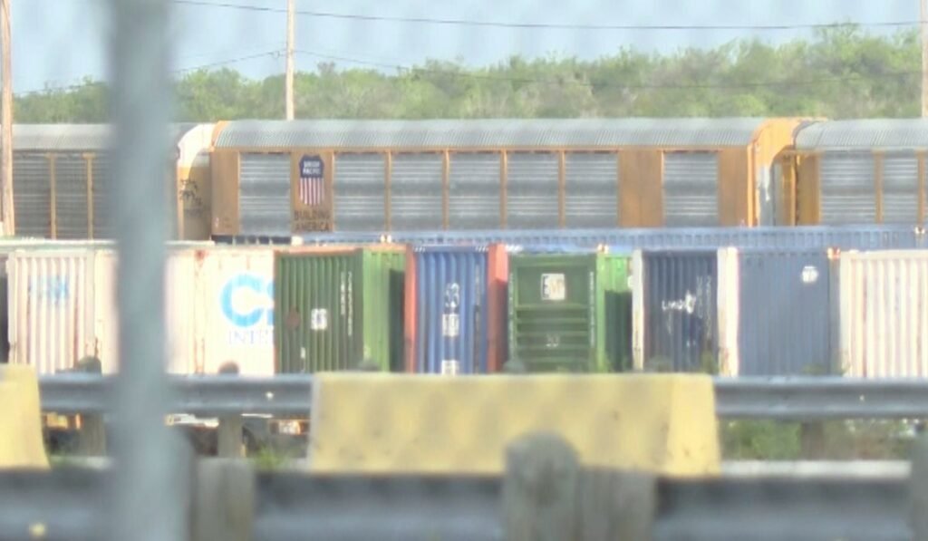 Teen was among 6 people from Honduras and Mexico who died in hot Texas shipping container