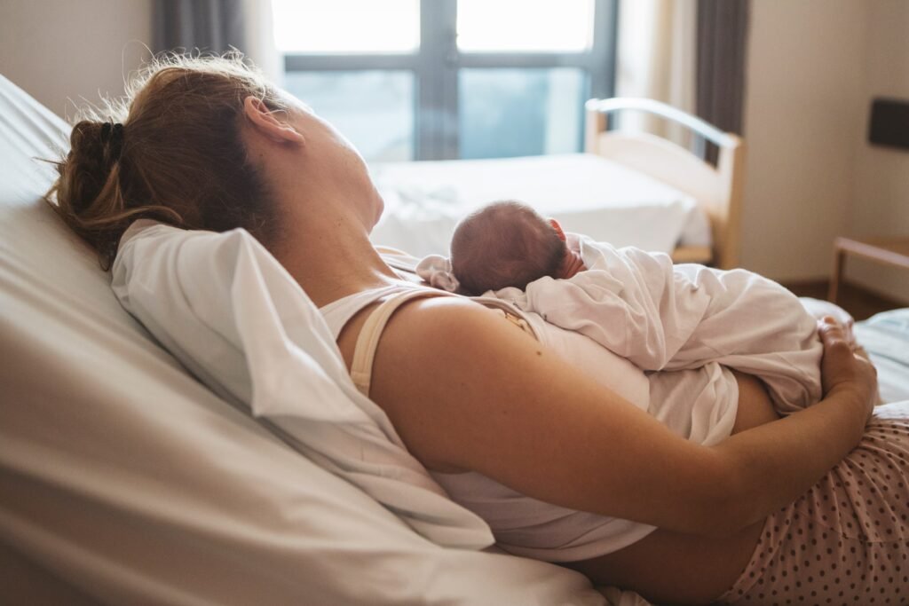The invisible face of pregnancy and postpartum: one in every 16 women experiences serious depression