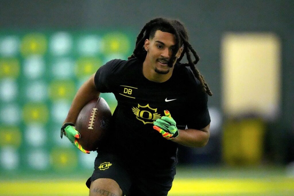 Toronto Argonauts sign Oregon cover man Theran Johnson Toronto Argonauts sign Oregon cover man Theran Johnson