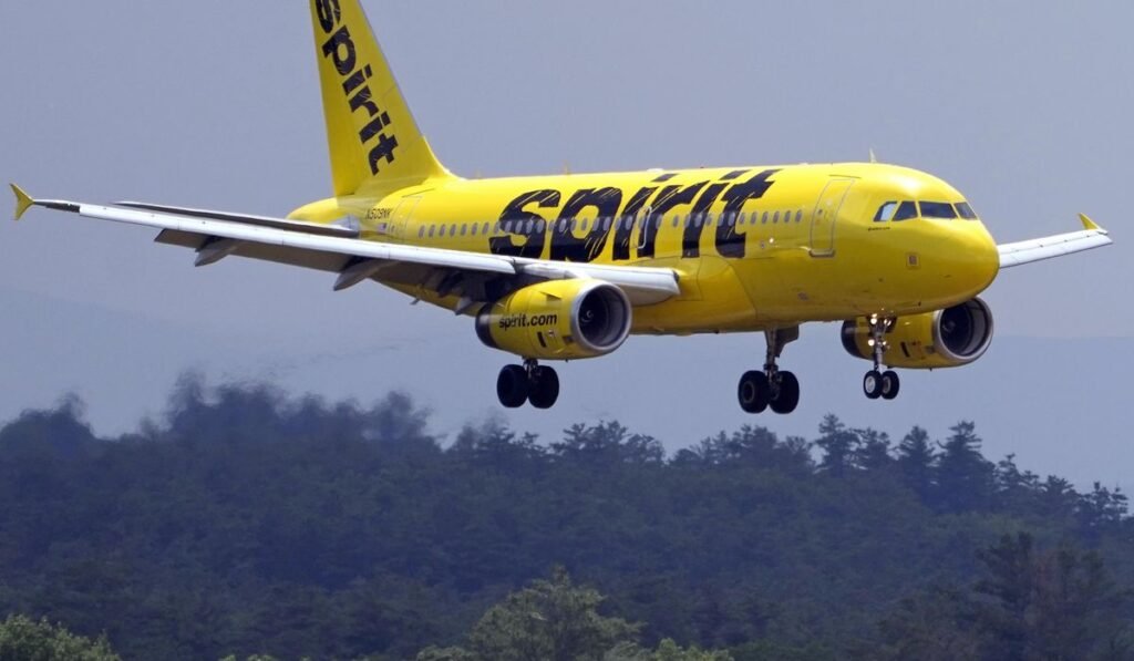 Trump gives Spirit Airlines final bailout offer as airline considers shutting down