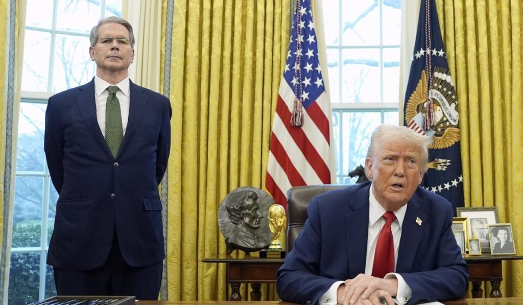 Trump orders Treasury to issue banking guidance for illegal immigrants