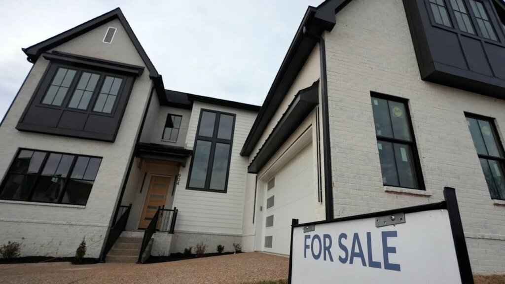 U.S. home sales flatline in April amid another slow spring homebuying season U.S. home sales flatline in April amid another slow spring homebuying season