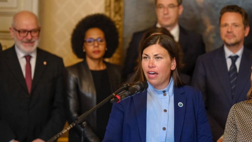 U.S. mayors join Europeans to fight authoritarianism : NPR U.S. mayors join Europeans to fight authoritarianism : NPR