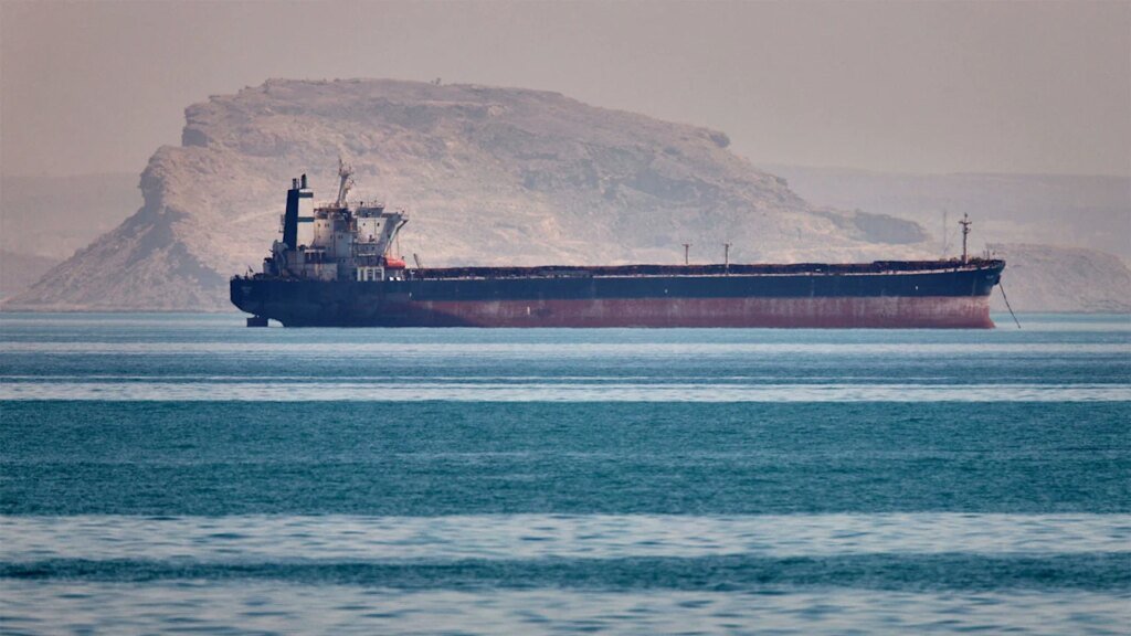 U.S. tests the Iran war’s fragile ceasefire by attempting to open the Strait of Hormuz