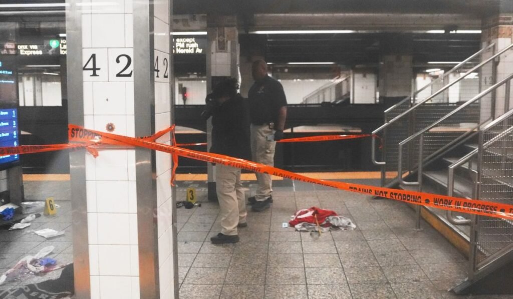 Video of NYC police killing machete-wielding man at Grand Central station released