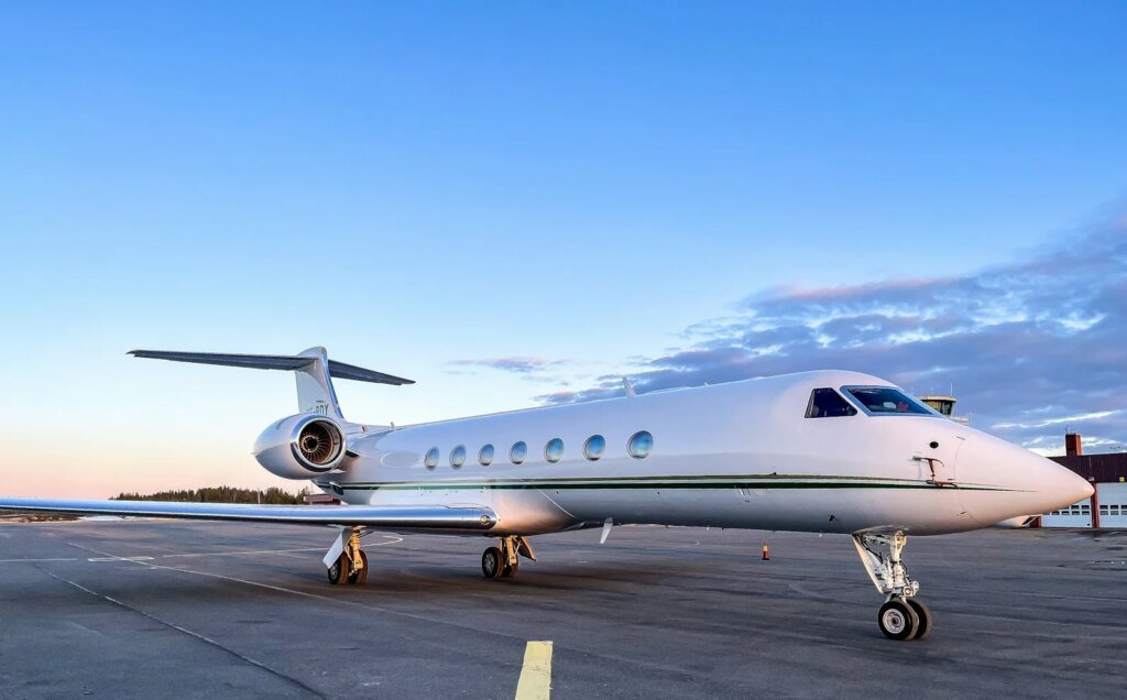 Why Modern Professionals Are Shifting from Commercial Flights to Private Charters