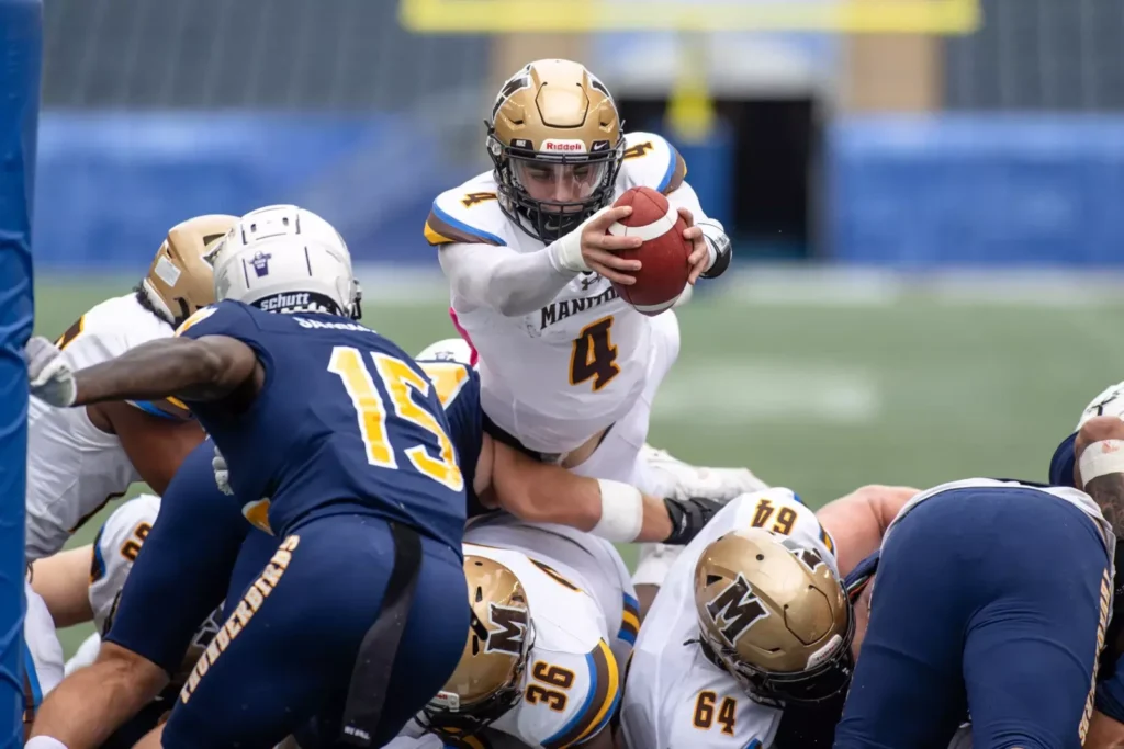 Winnipeg Blue Bombers sign two former Manitoba Bisons Winnipeg Blue Bombers sign two former Manitoba Bisons