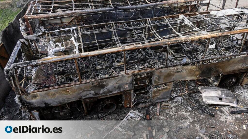 Zelenski acusa a Putin de atacar edificios residenciales en un bombardeo que ha dejado dos muertos en Kiev Zelenski acusa a Putin de atacar edificios residenciales en un bombardeo que ha dejado dos muertos en Kiev