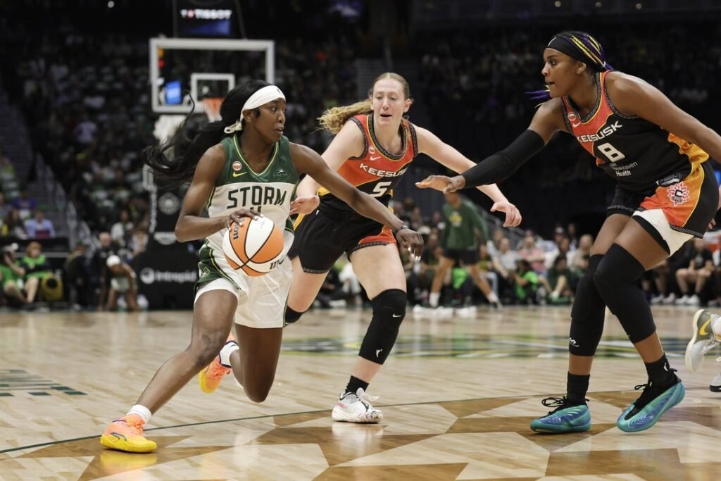 Zia Cooke scores 25 to propel Storm past Sun Zia Cooke scores 25 to propel Storm past Sun