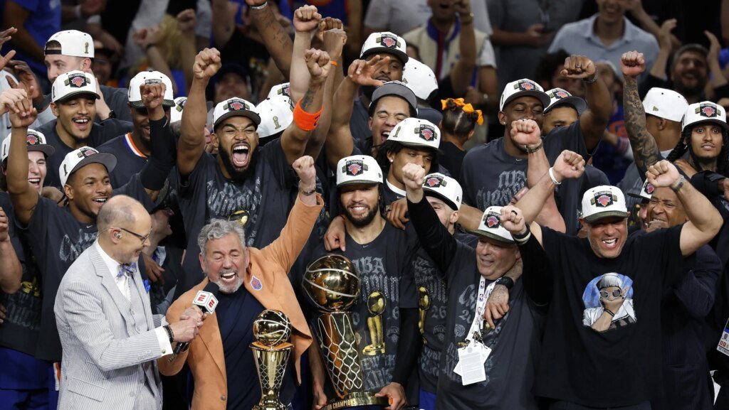 When Is the Knicks Parade? Date, Time & Attendance Details – Hollywood Life