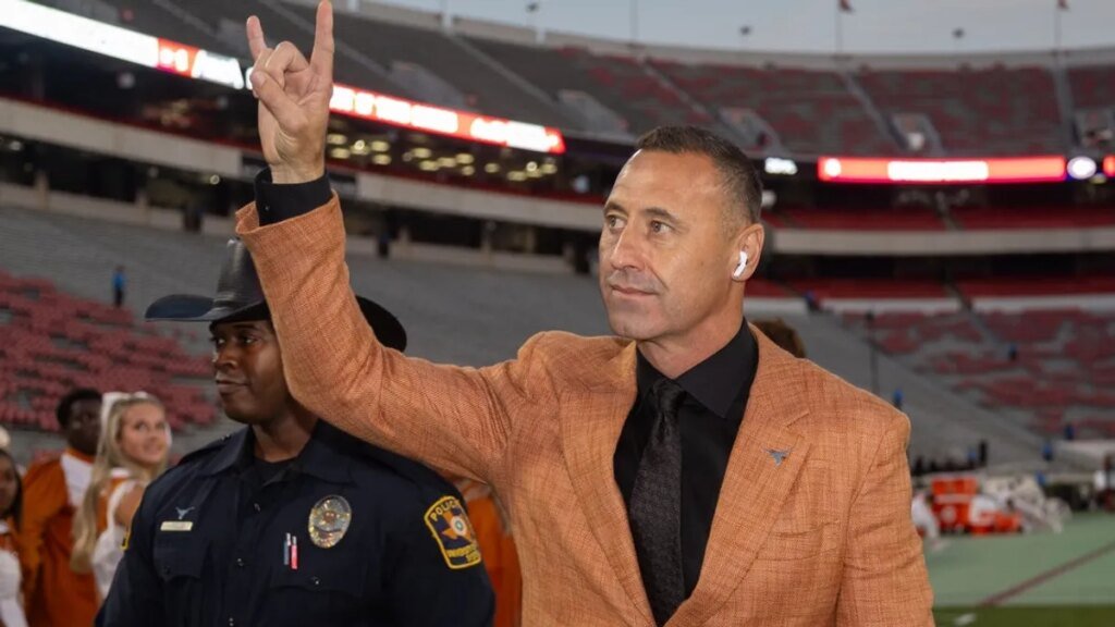 5-star CB John Meredith III picks Texas over Texas A&M 5-star CB John Meredith III picks Texas over Texas A&M