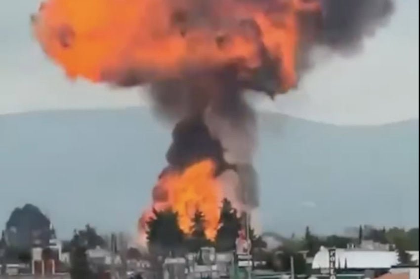 A gas tanks explosion in Puebla state sends a fireball into the sk A gas tanks explosion in Puebla state sends a fireball into the sk