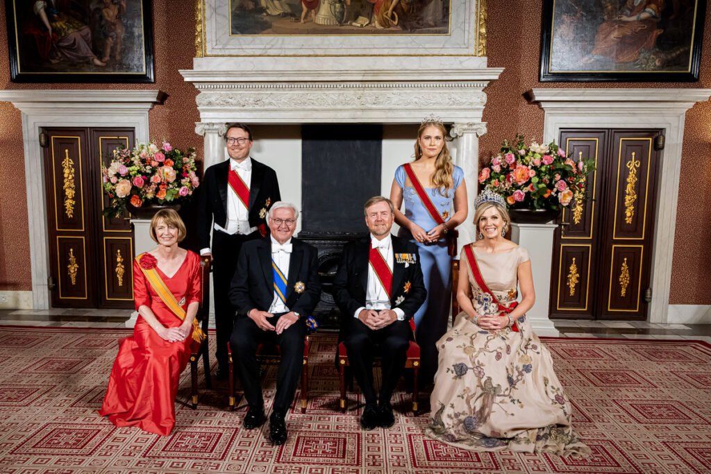 A king with 3 teams - Live Updates