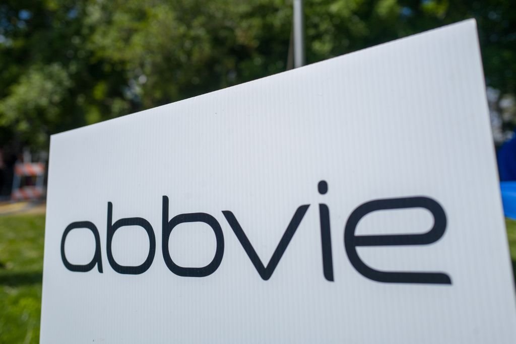 AbbVie’s $11B Apogee Acquisition Brings an Eczema Drug With an Edge AbbVie’s $11B Apogee Acquisition Brings an Eczema Drug With an Edge