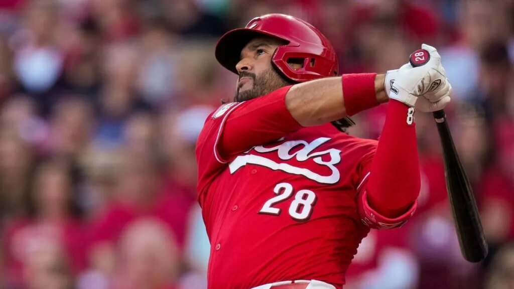After erupting for 12 runs, Reds hope bats stay hot against Mets