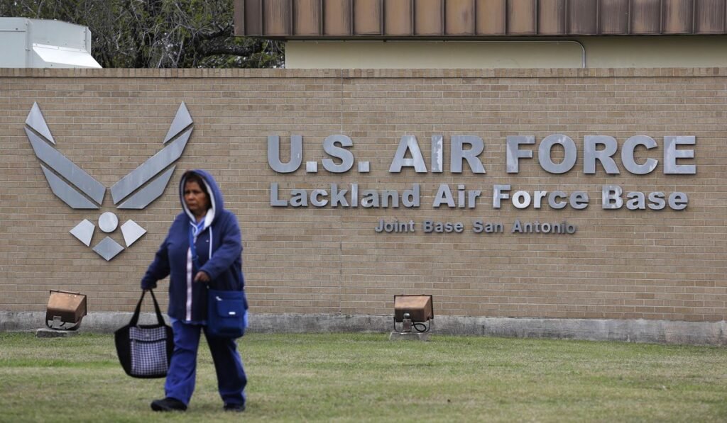 Air Force base now requires flu vaccine after 160 troops infected, 1 dead