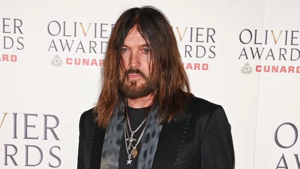 All About His Sepsis Diagnosis & Vocal Issues – Hollywood Life