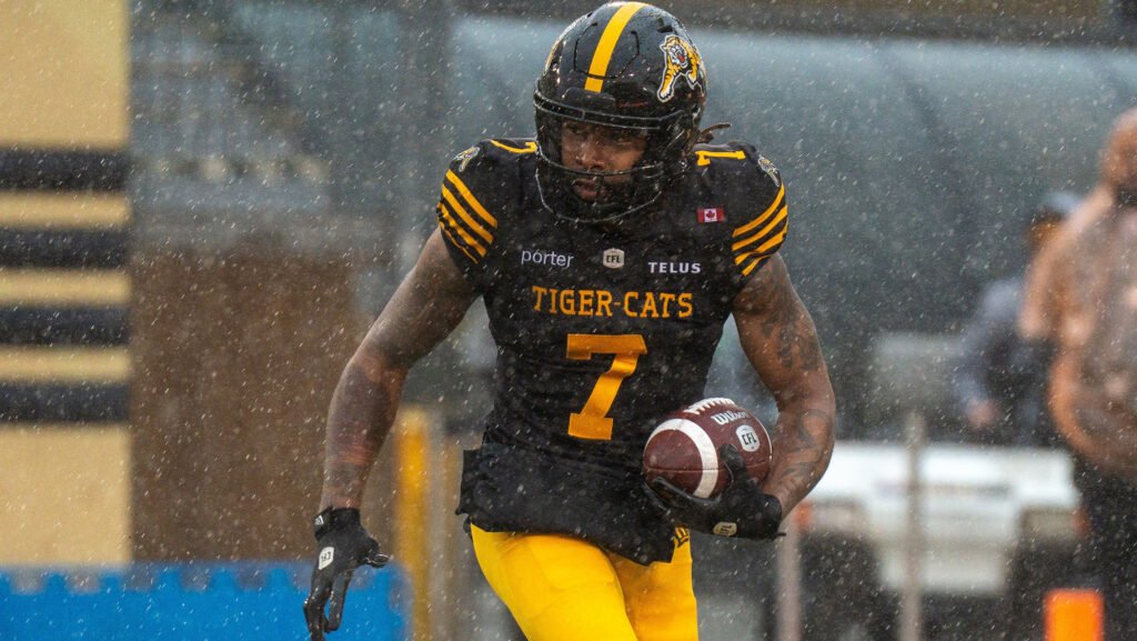 Als sign returner/receiver Mario Alford Als sign returner/receiver Mario Alford