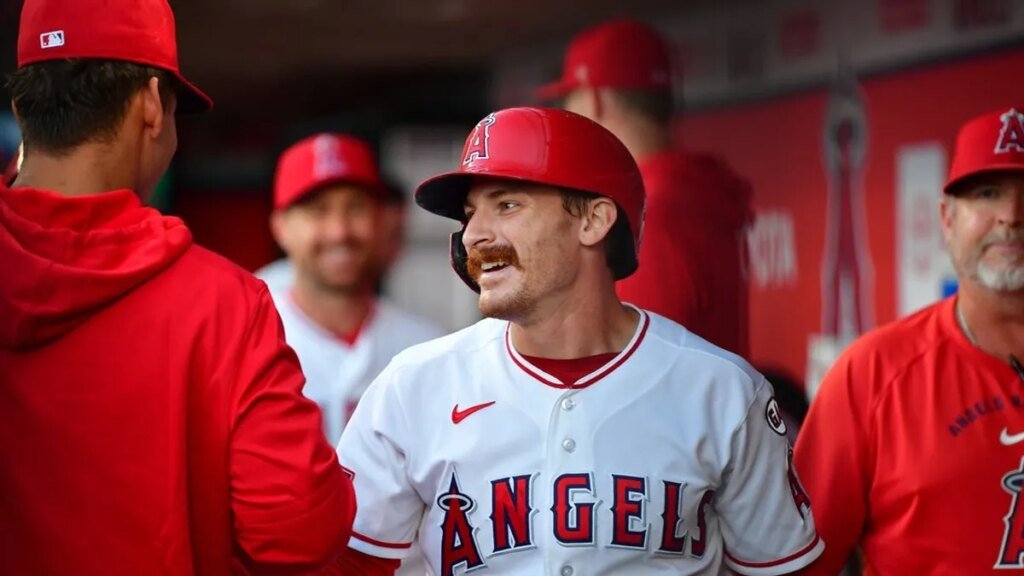 Angels jump out to 7-run lead, add on in win over Astros Angels jump out to 7-run lead, add on in win over Astros