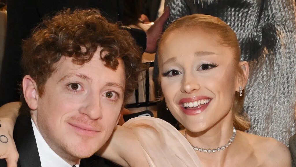 Ariana Grande and Ethan Slater’s Relationship Timeline – Hollywood Life