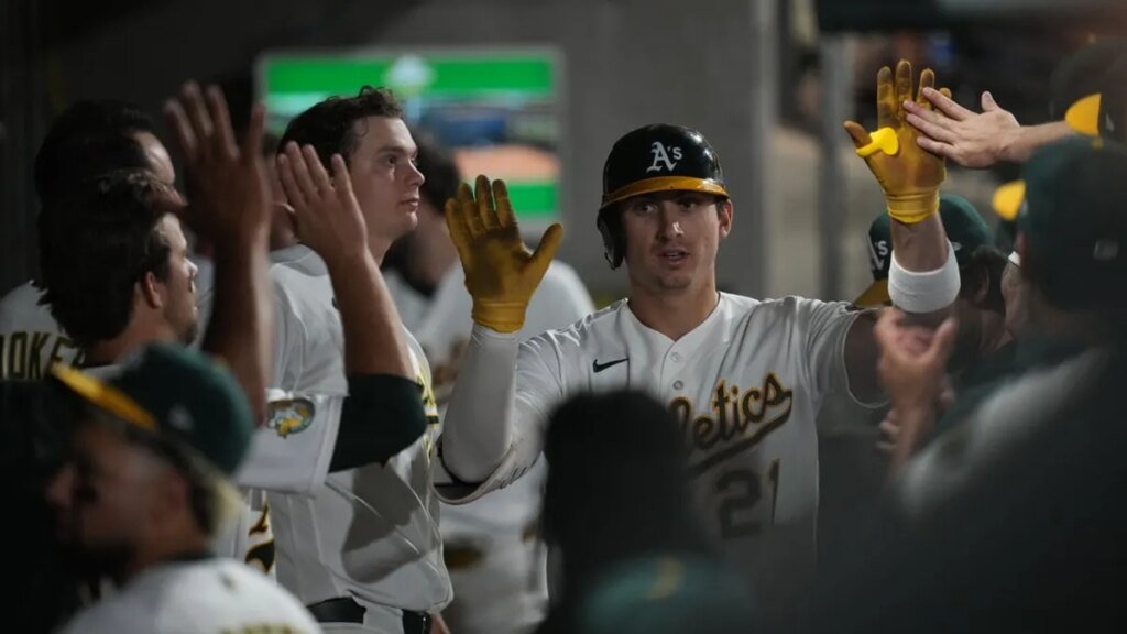 A’s continue HR barrage against Brewers to even series A's continue HR barrage against Brewers to even series