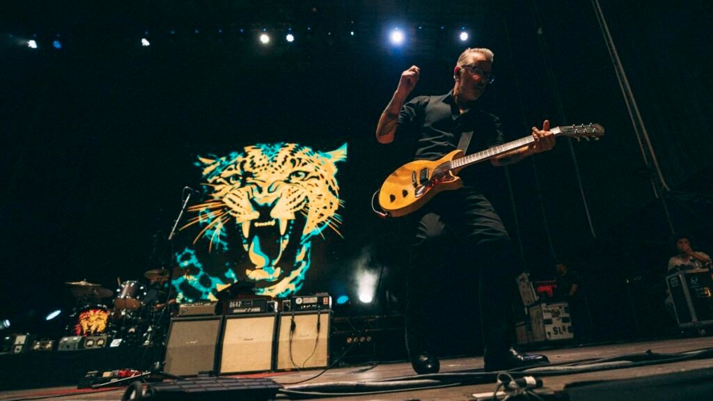 Azkena a los pies de Mike Ness Azkena a los pies de Mike Ness
