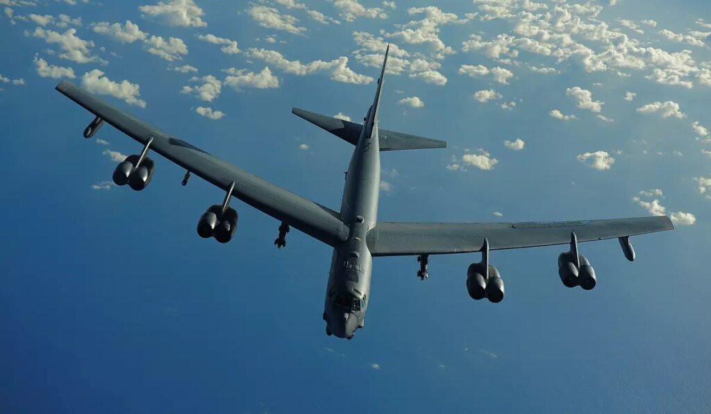B-52 Stratofortress crashes after takeoff at Edwards Air Force base in California