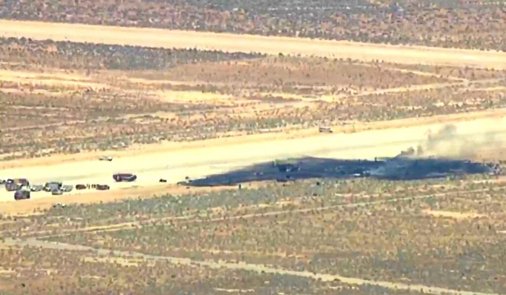 B-52 on test flight plunged at a rate of nearly a mile a minute before crashing, killing 8 B-52 on test flight plunged at a rate of nearly a mile a minute before crashing, killing 8