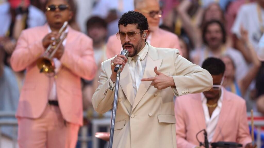 Bad Bunny echa el cierre a la casita y convierte el perreo en revolución en su último concierto en España Bad Bunny echa el cierre a la casita y convierte el perreo en revolución en su último concierto en España