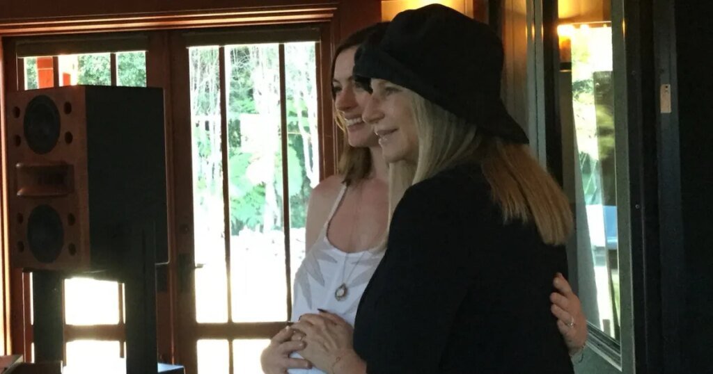 Barbra Streisand Cradles Pregnant Anne Hathaway's Baby Bump