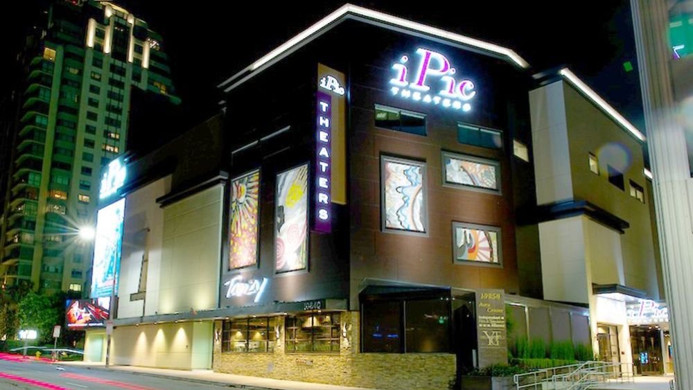 Blue Fox Entertainment adquiere Westwood, Nueva York iPic Theatres – Celebrity Land Blue Fox Entertainment adquiere Westwood, Nueva York iPic Theatres – Celebrity Land