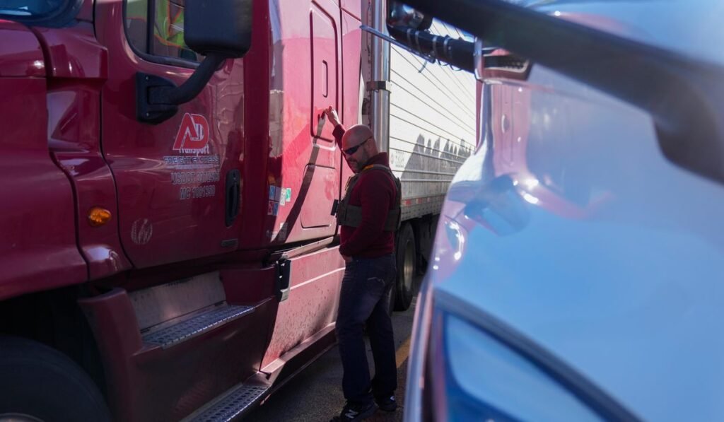 Border Patrol operation nabs three dozen illegal immigrants driving semitrucks in Arizona Border Patrol operation nabs three dozen illegal immigrants driving semitrucks in Arizona